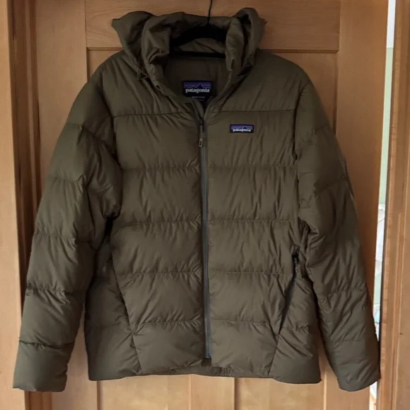 Patagonia Men's Silent Down Puffer Jacket Size Men's M Color Basin Green - Picture 2 of 8